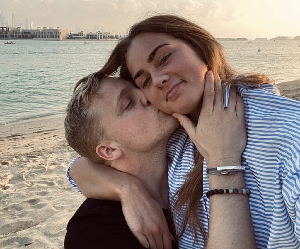 Pabbinn sáttur með að þau ætli að gifta sig – Sameinar tvær þekktar fjölskyldur