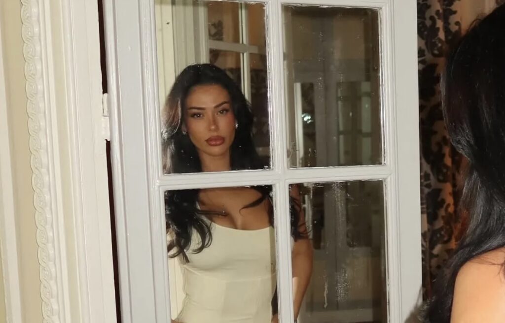 Nýja unnustan vekur mikla athygli fyrir glæsilegt útlit sitt