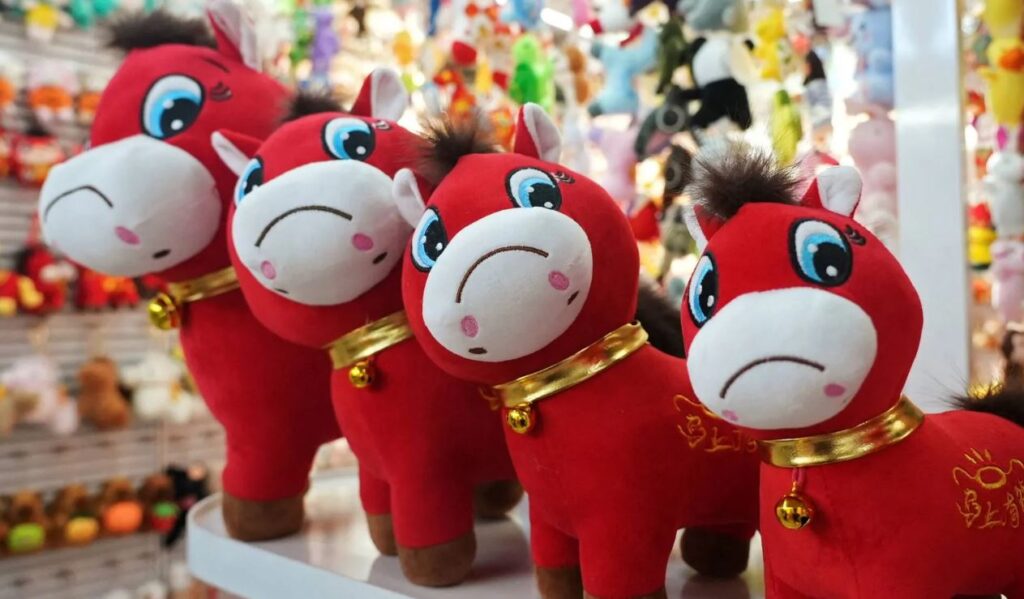 Óvæntar vinsældir leikfangahests – Mistökum í framleiðslunni að þakka