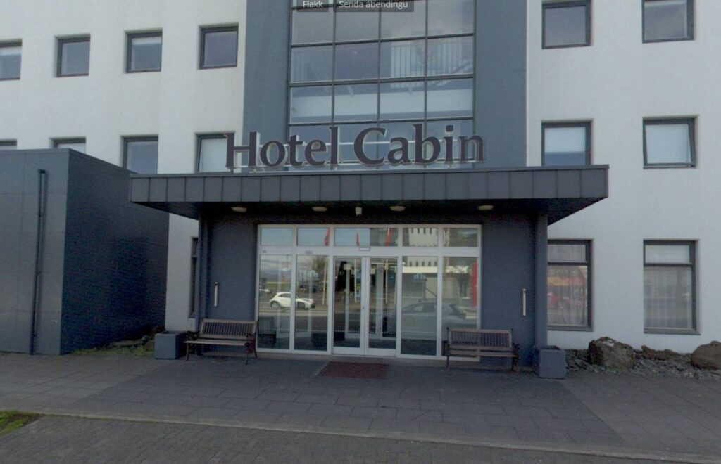 Maður á áttræðisaldri geymdi mikið magn af kókaíni á hótelherbergi