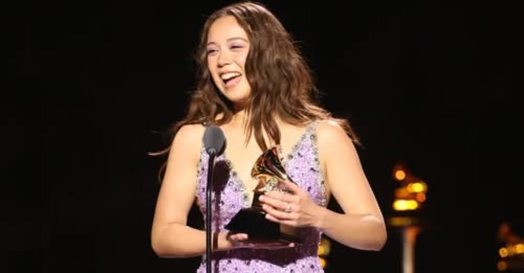 Laufey hættir hjá bókunaraðilanum í skugga Epstein málsins