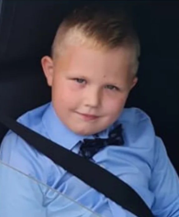 Átta ára drengur myrtur og brenndur – Stjúpmóðirin ákærð