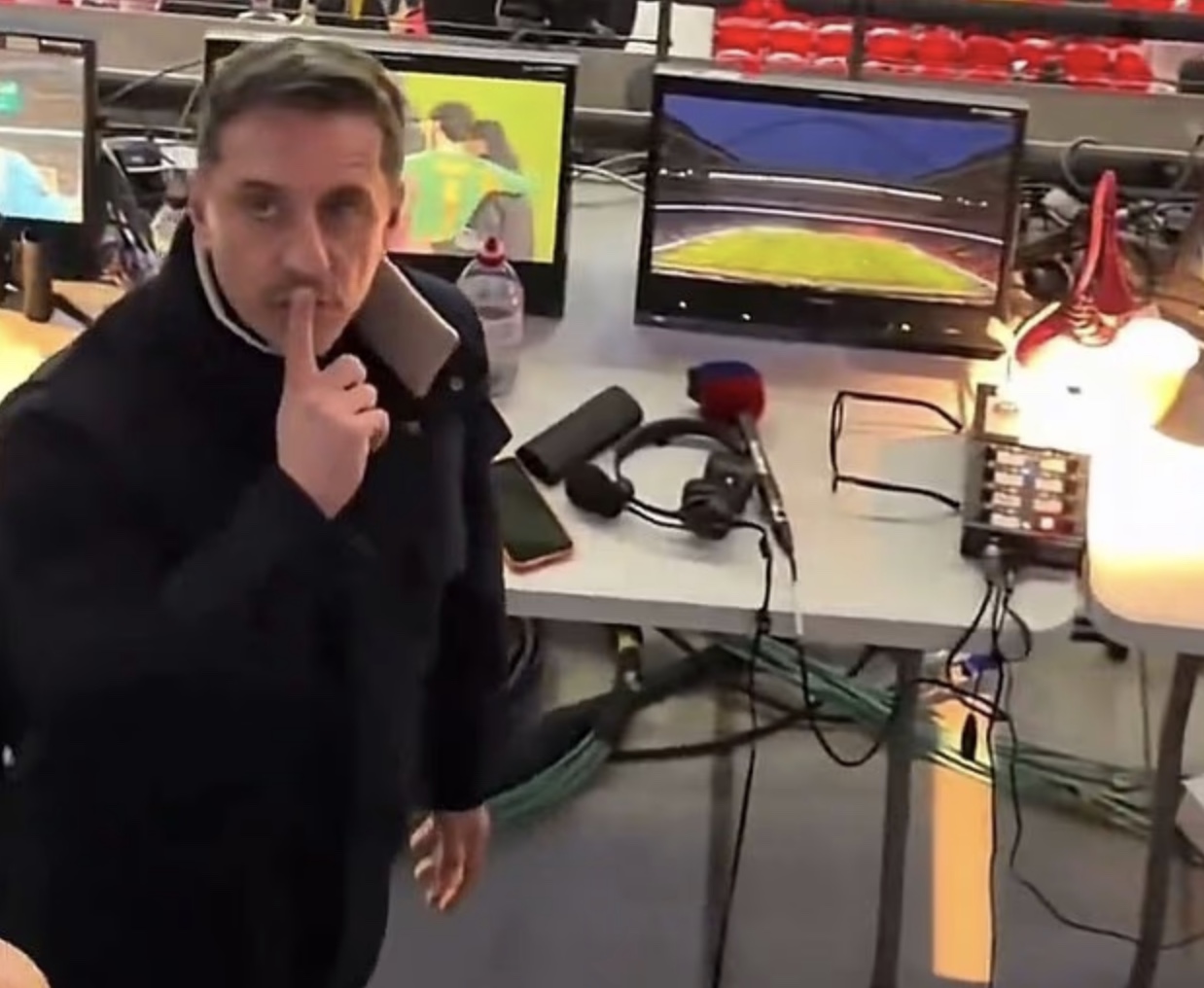 Gömul ummæli elta Neville uppi eftir nýjustu fjárfestingu hans