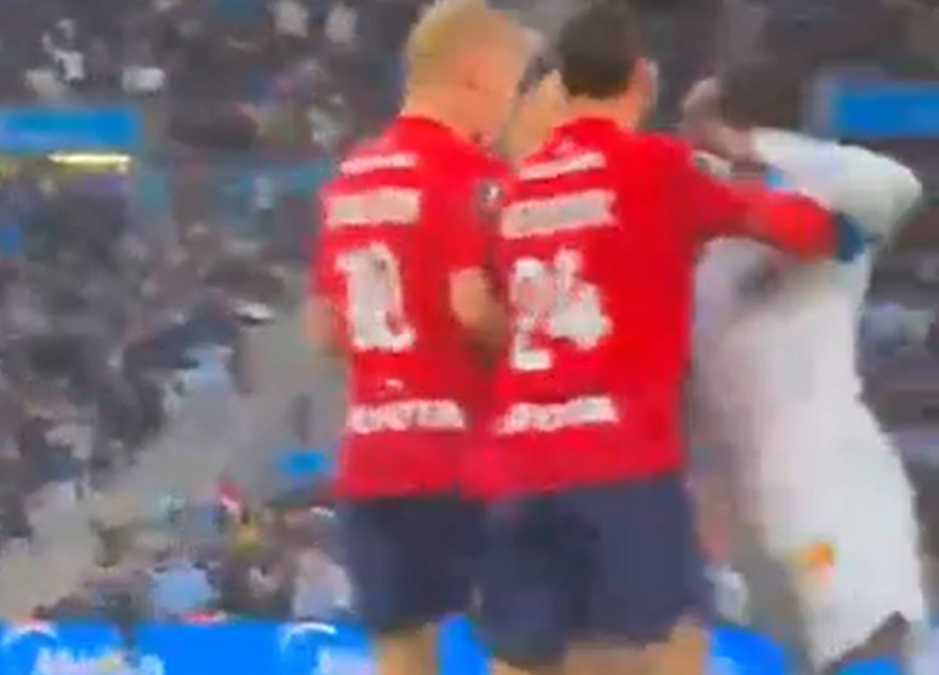 Þjálfarinn brjálaður út í Hákon Arnar – Sjáðu hvað hann gerði við Greenwood í gær