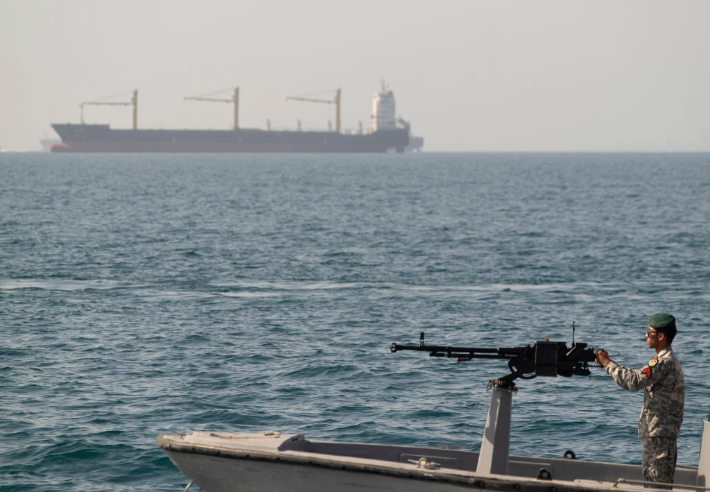 Íranir opna Hormússund og olíuverð lækkar – Trump glaður