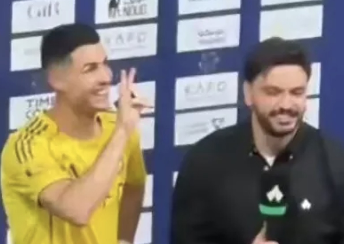 Ronaldo sendi væna sneið á meðan hann var í miðju viðtali