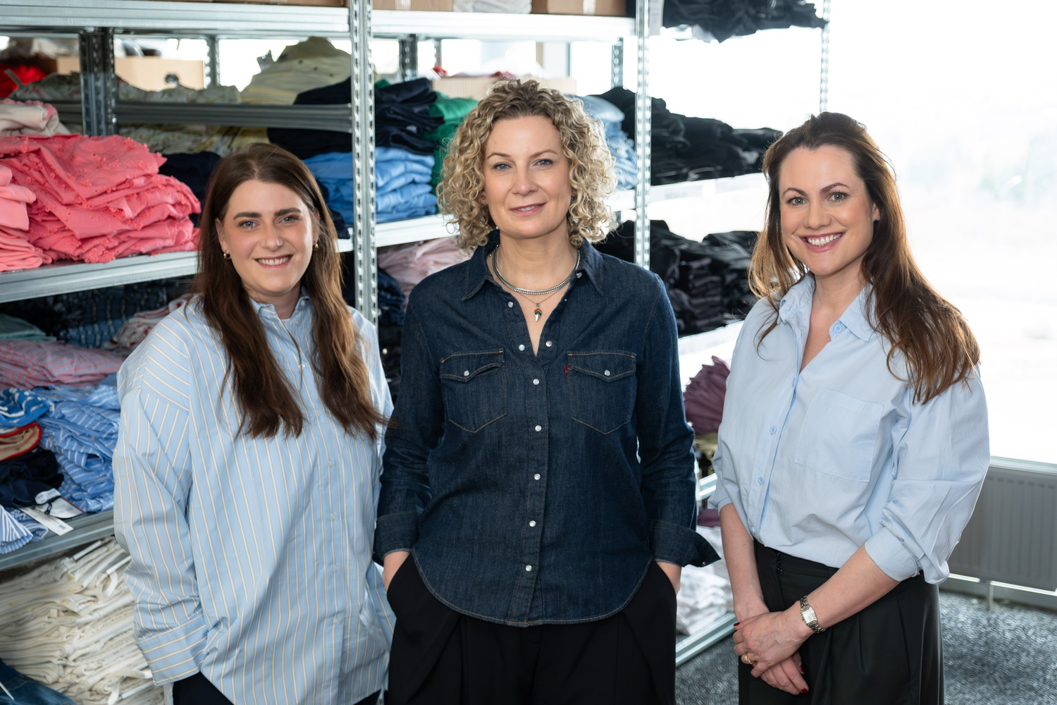 Lindex útvegar Kvennaathvarfinu náttföt, nærföt og sokka