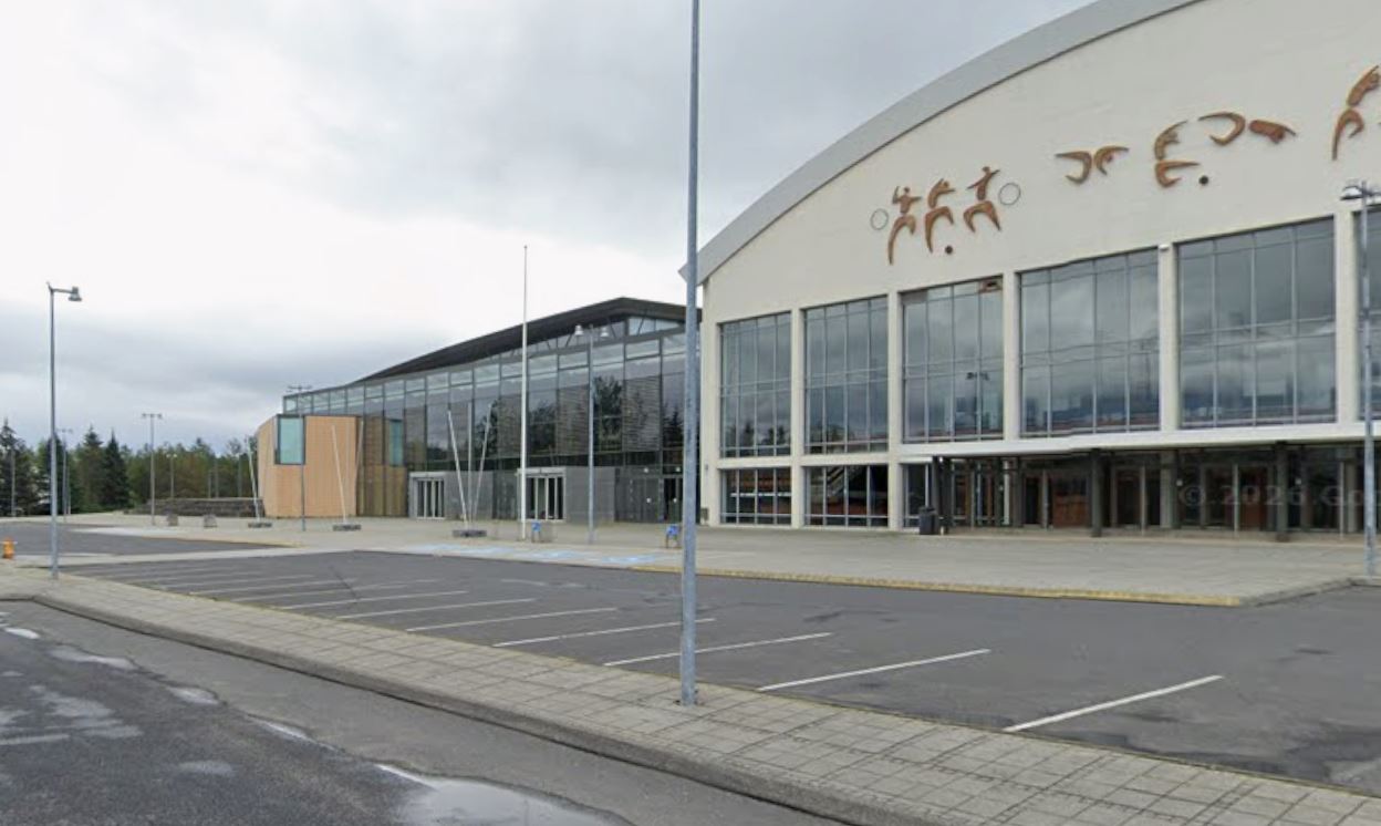 Kona dæmd fyrir að aka á bosnískan knattspyrnustuðningsmann fyrir utan Laugardalshöllina