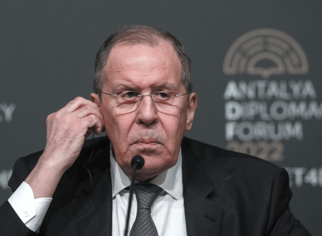 Lavrov fer hörðum orðum um Bandaríkin – „Þeir leyna því ekki að þetta snýst um olíu“