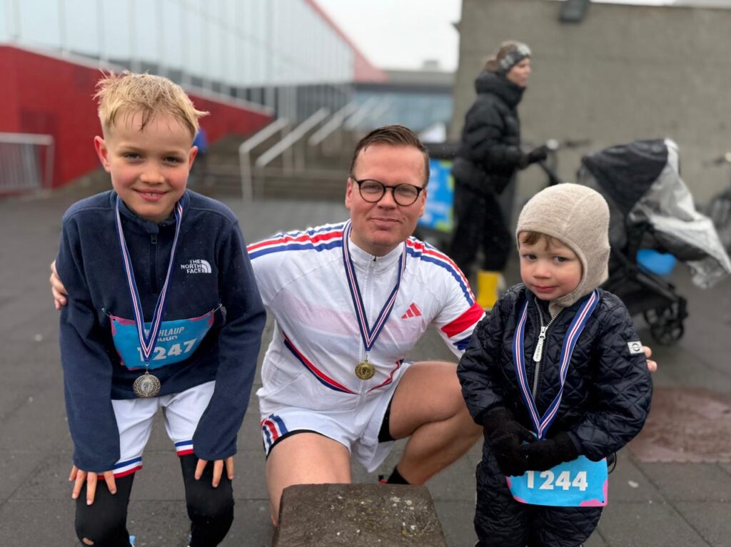 Þingmaður Samfylkingarinnar uppskar gull í skemmtiskokki – Sigraði barnunga keppendur