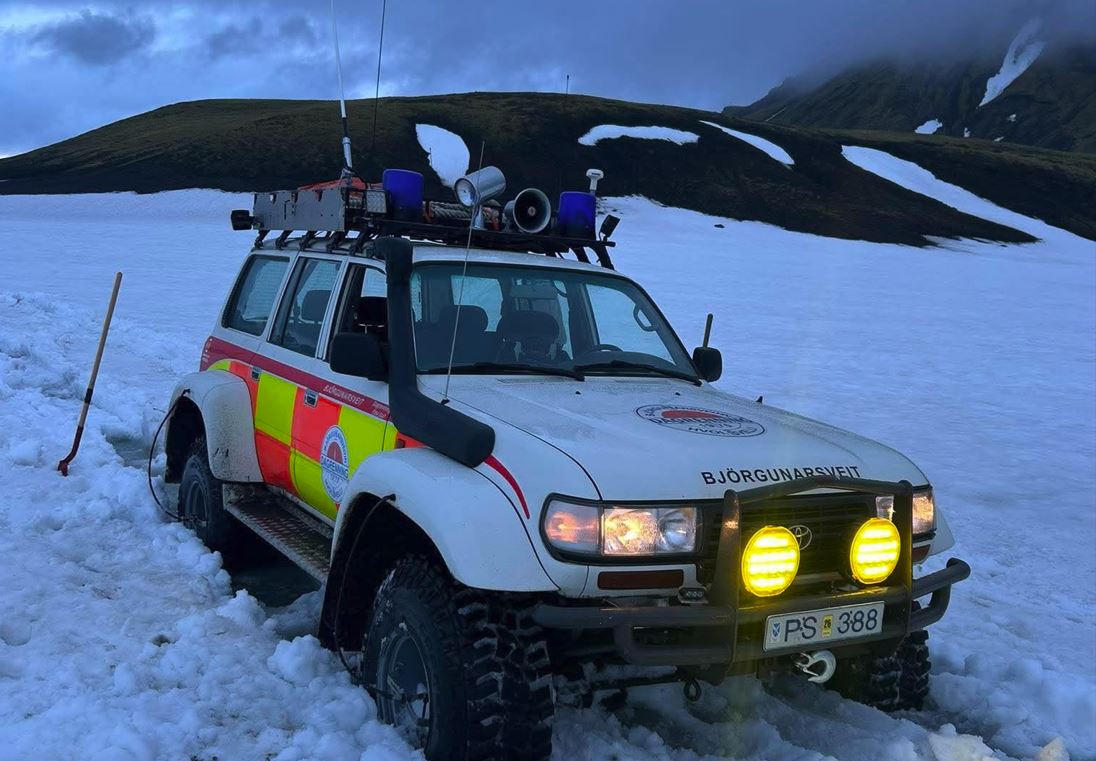 Björgvunarsveitir sóttu ferðalanga á Mælifellssand